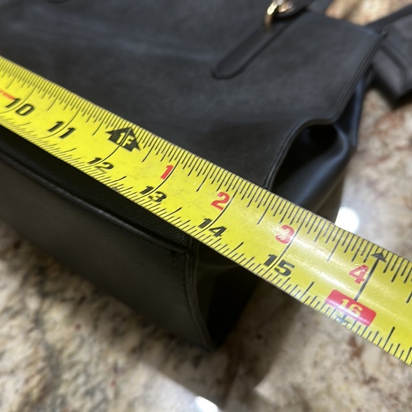 Anne Klein Black Leather Purse with Zip Closure - Picture 10 of 12